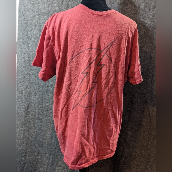 Distressed DC Red Flash Shirt Sleeve Shirt Size Large - Picture 1 of 2